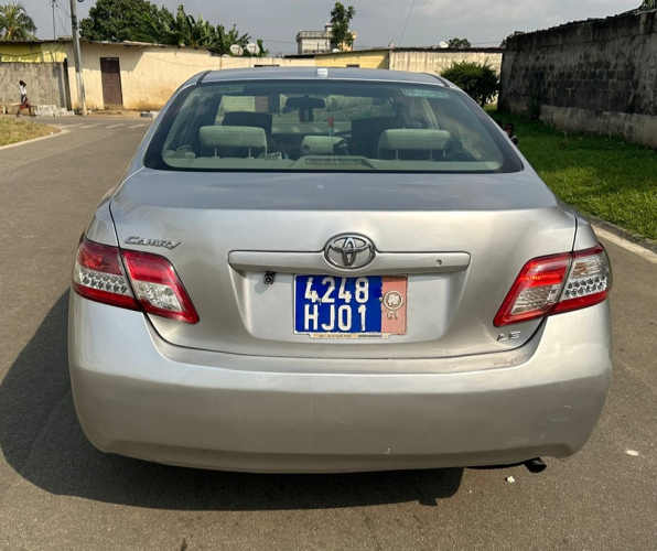 TOYOTA CAMRY LE _ 2010