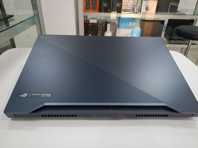 Gamer Asus GU502L