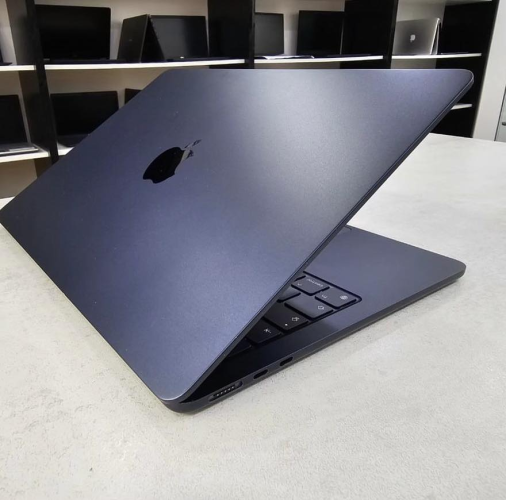 MACBOOK AIR 2022 PUCE M2 RETINA 8go ram /256 Ssd