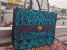 Sac vert avec imprimé bijou doré