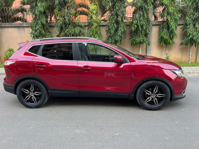 NISSAN QASHQAI 2017